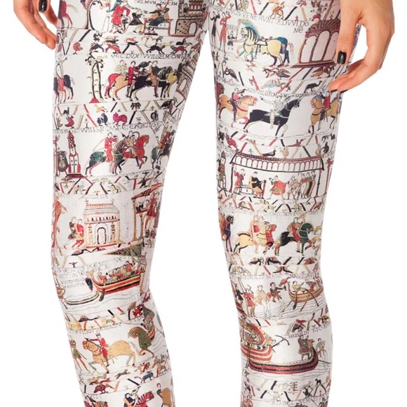 BlackMilk Bayeux Tapestry leggings - Picture 3 of 9